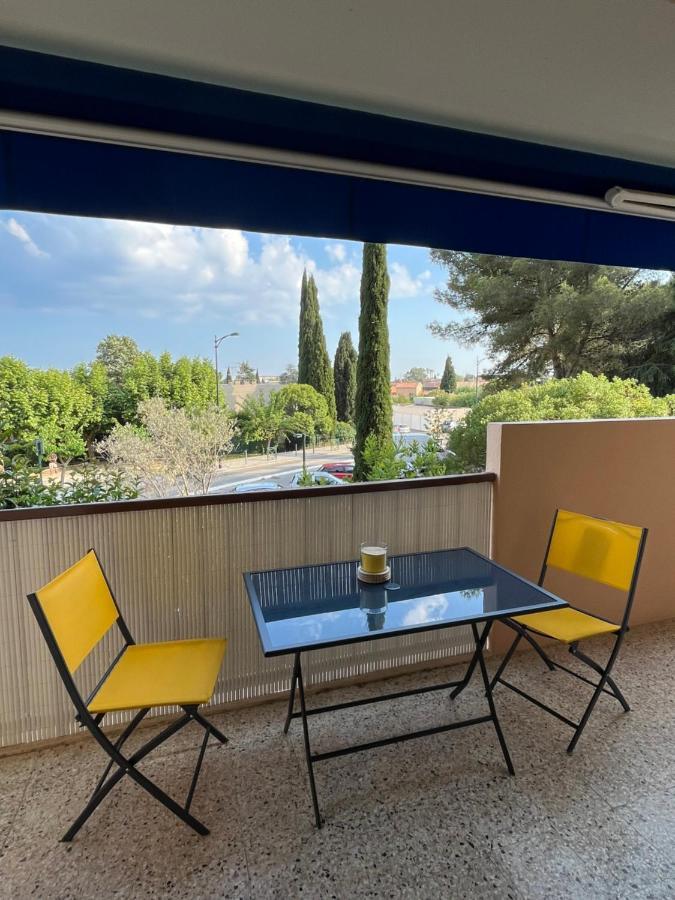 T2 Avec Terrasse & Parking A 5 Min Du Centre, 10 Min Des Plages Hyères Exterior foto