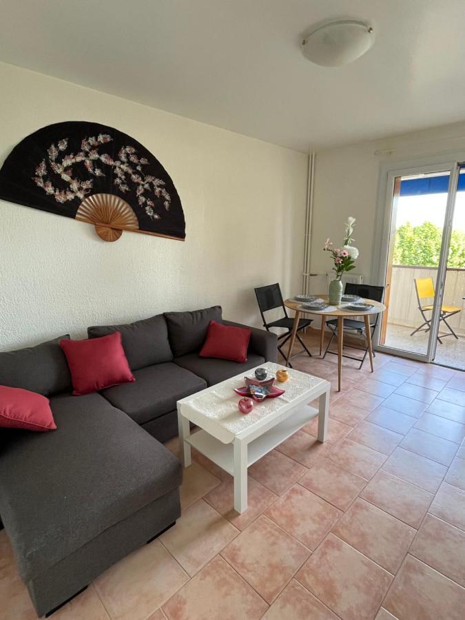 T2 Avec Terrasse & Parking A 5 Min Du Centre, 10 Min Des Plages Hyères Exterior foto